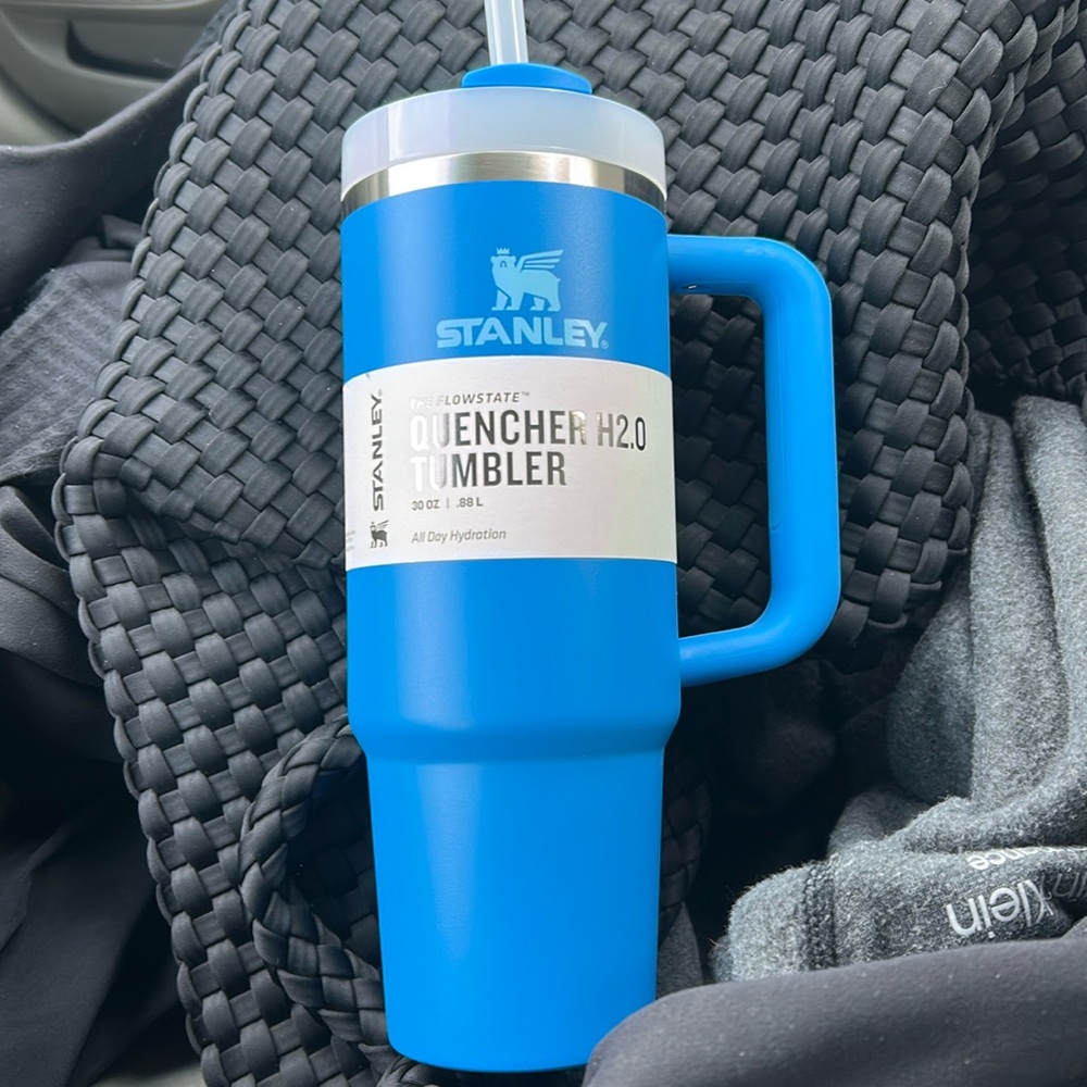 - azure color 30oz Stanley flowstate quencher tumbler with straw lid